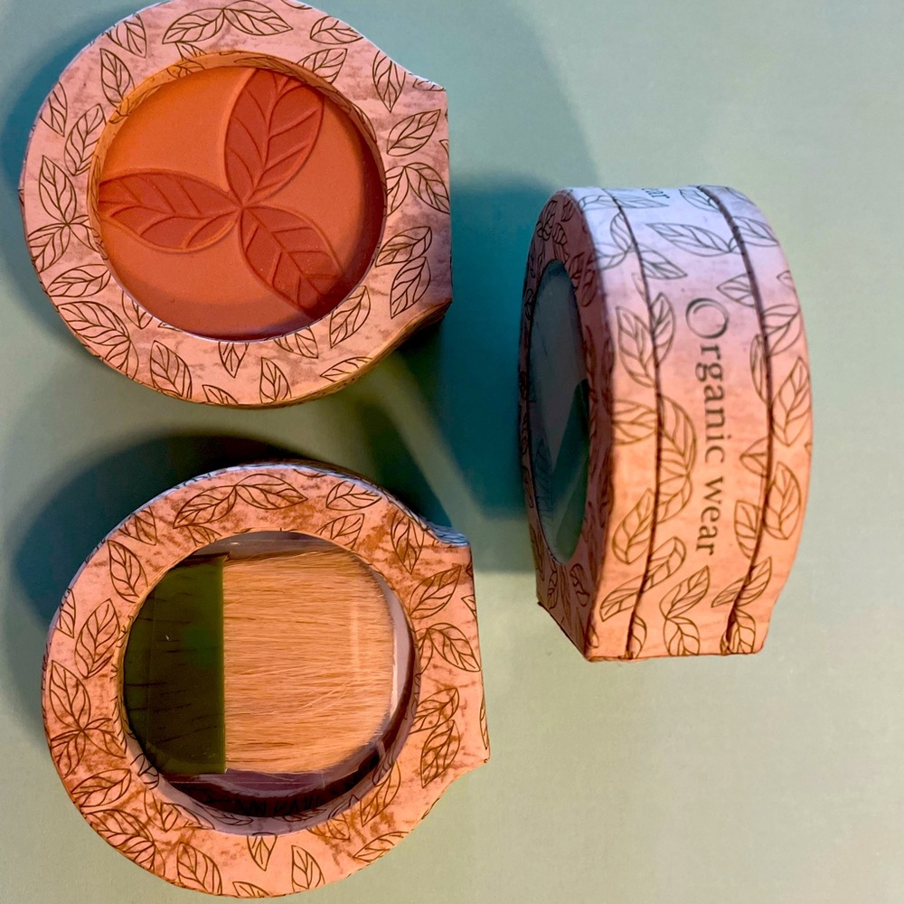 ORGANIC WEAR blush normally $11-$15 a piece, 3 BRAND NEW blushes for $20.